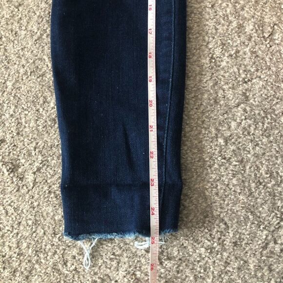 3/$45 Forever 21 Ripped Skinny Jeans - Picture 4 of 4